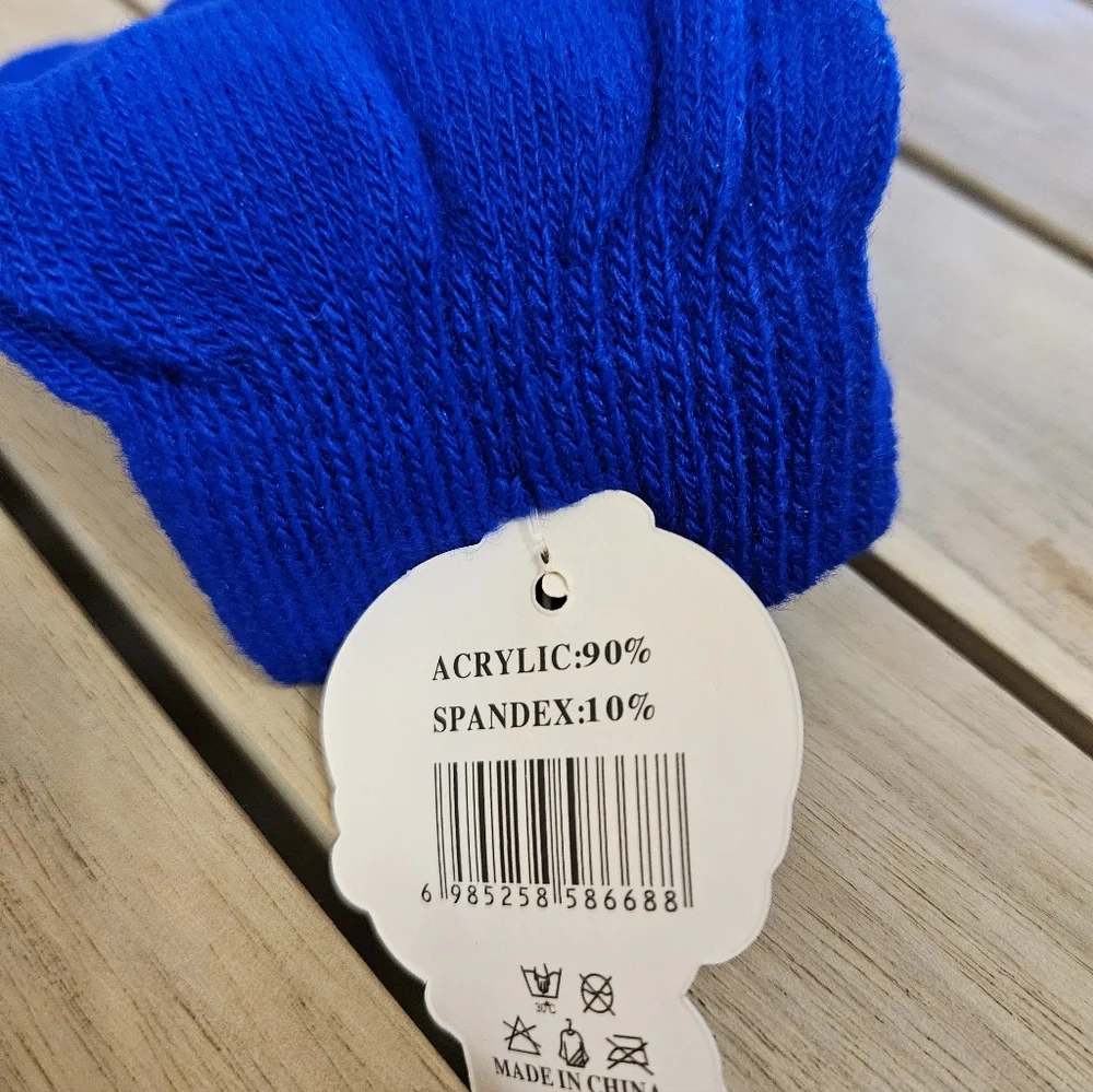 Children's blue knit gloves.One-size-fits-all. NWT